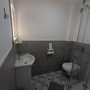 Habitación Estándar con 2 Camas Individuales